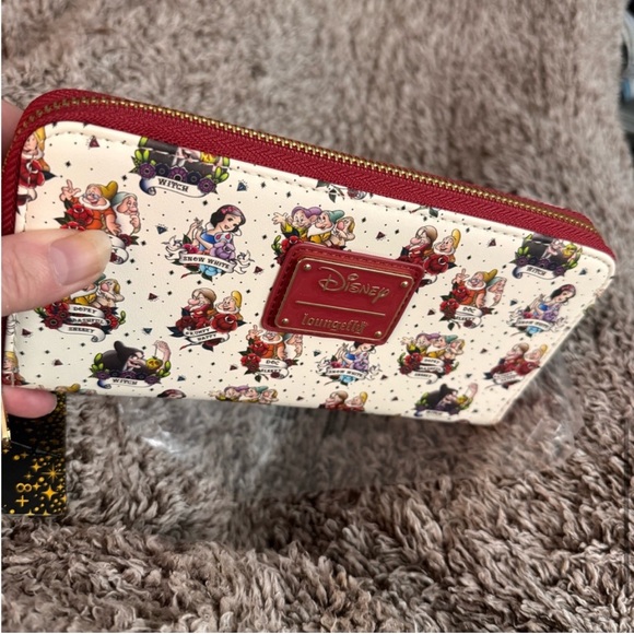 NWT Loungefly Snow White tattoo backpack - Picture 12 of 12